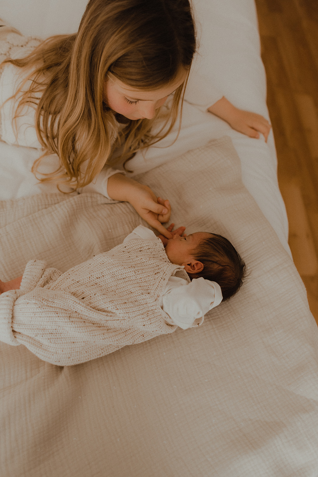 mallorca natural emotional newborn photo session
